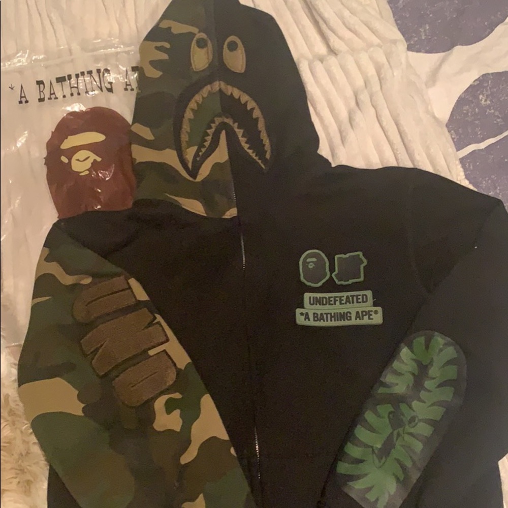 Authentic bape Undefeated zip up sweatshirt with original bag and tag